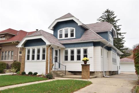 2456 N 67th St, Wauwatosa