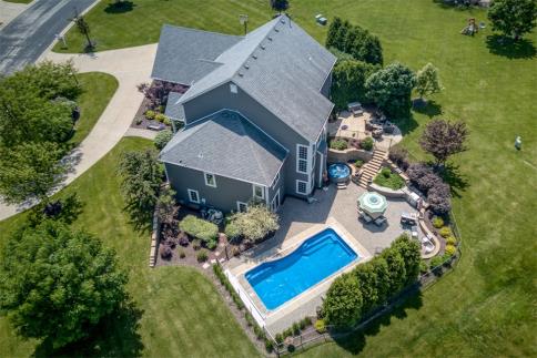 Beautiful Lot with Pool